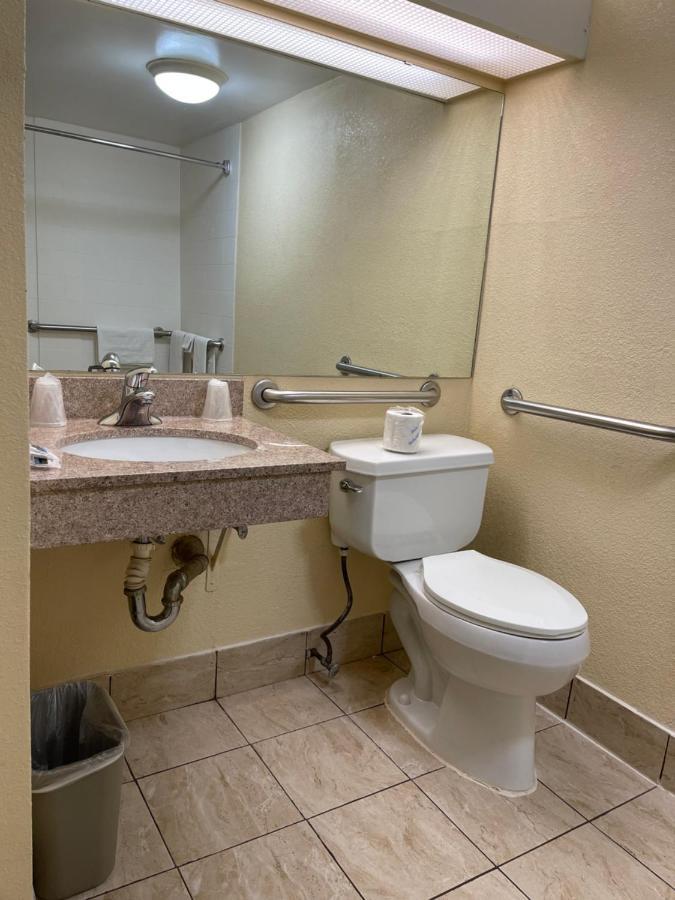 Budget Inn Temple Hills Dış mekan fotoğraf