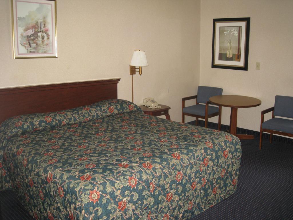 Budget Inn Temple Hills Dış mekan fotoğraf